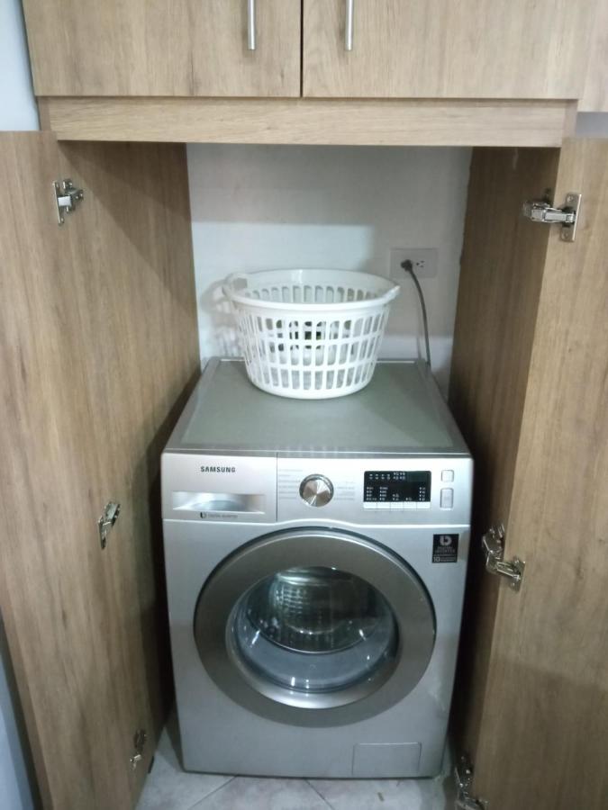 メデジンAcogedor Apartaestudio Ubicado En Laurelesアパートメント エクステリア 写真